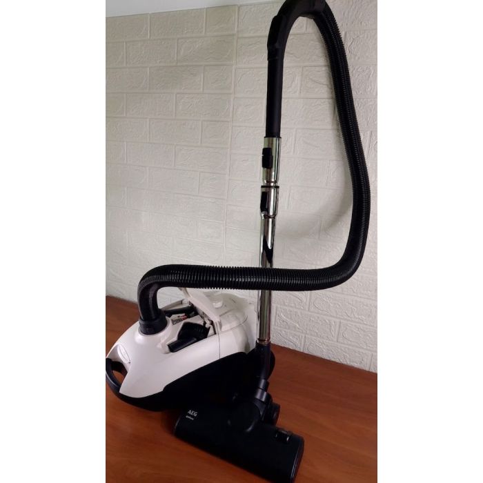 Мішковий пилосос AEG CLEAN 5000