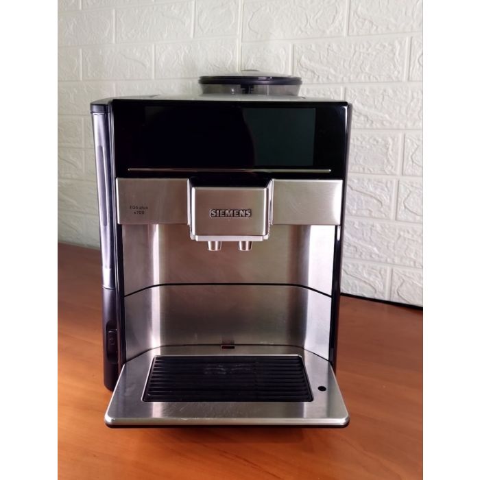 Автоматична кавомашина Siemens EQ.6 plus s700